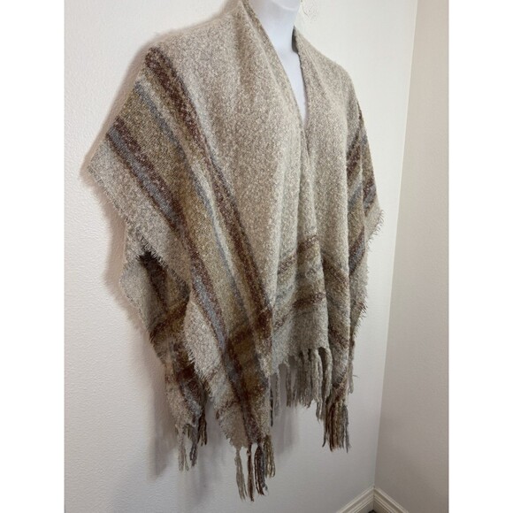 Roffe Poncho Sweater Cape Womens OS Brown Fuzzy Striped Neutral Boho - Picture 2 of 5